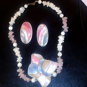 Vintage mother of pearl shell choker with earrings